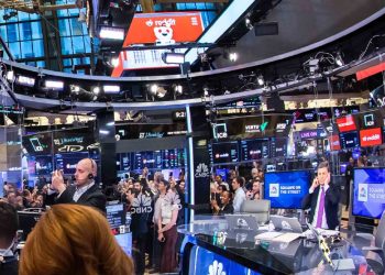 Wall Street Menguat Tipis, Investor Bidik Saham Bank