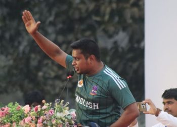 Voting Buzz: Hasnat Abdullah’s Festive Turn