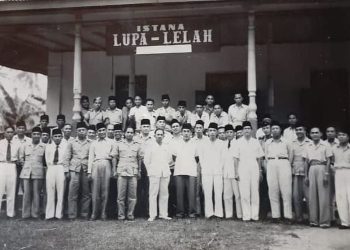 Senyum Dulu, Foto Kemudian: Rahasia Wajah Serius Leluhur
