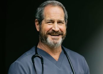 Heart Attack Ignored: Surgeon’s Wake-Up Call for Us All
