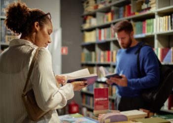 Aussie Book Sales Sag Under Cost-of-Living Strain