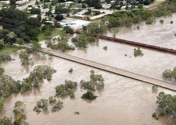Boy’s Flood Rescue: A Moment of Hope