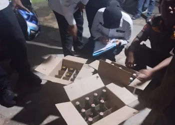 Razia Miras Ilegal Pekanbaru Ricuh, Tiga Dus Diamankan