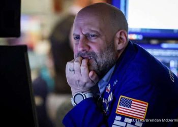 Wall Street Runtuh, Dow Jones Koreksi di Tengah Eskalasi Timur Tengah