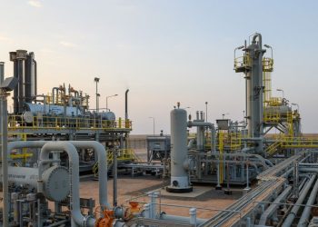 Selat Hormuz Ditutup: Aramco Alihkan Rute Minyak ke Laut Merah