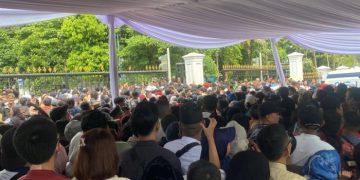 Presiden Prabowo dan Kucing Istana Sapa Warga dari Stroller BK