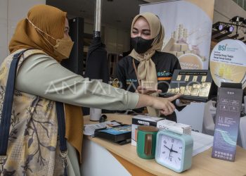 Emas Antam Anjlok Jelang Lebaran: Rincian Turun Rp53.000/Gram
