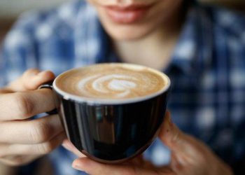 6 Efek Kafein Berlebih: Dari Sakit Kepala Hingga Insomnia