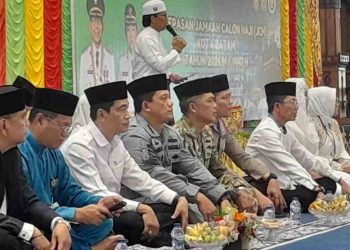 Anggota DPRD Batam Ir Anang Adhan Hadiri Pelepasan Ratusan Jamaah Calon Haji di Masjid Agung Raja Hamidah