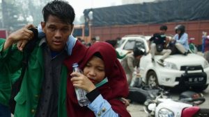 _108937240_antarafoto-aksi-mahasiswa-sumsel-ricuh-240919-mi-3.jpg