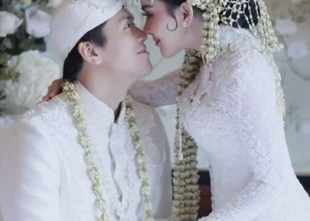 Syahrini Kembali Bernyanyi, Perubahan Suaranya Jadi Sorotan di Pernikahan Reino