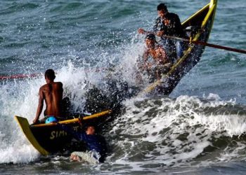 Peringatan Laut Tinggi: Aktivitas Nelayan Ditunda Sementara, Ini Informasi Terbaru
