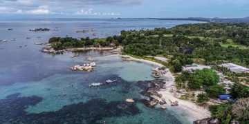 Kepulauan Belitung: Pesona Pantai Pasir Putih dan Formasi Batu Granit Raksasa yang Menarik Wisatawan