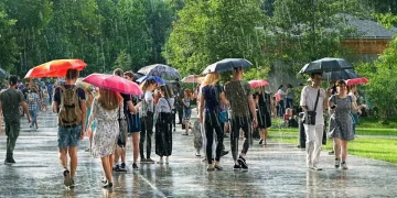 Prakiraan Cuaca Maluku April 2026: Berawan dan Hujan