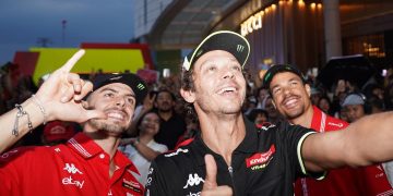 Anak-anak hingga Nenek-nenek Tonton Valentino Rossi, The Doctor Bagikan Pengalaman Berkesan di Indonesia