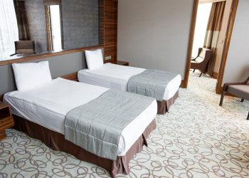 Mengapa Tidak Ada Jam di Kamar Hotel? Ini Jawabannya!