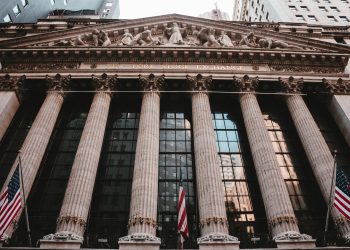 Wall Street Rekor Tinggi Setelah Selat Hormuz Dibuka