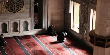 Jadwal Shalat Garut Hari Ini, Senin April 2026