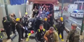 Israeli police find 70 men in garbage truck