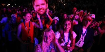 Vance’s tiny crowd at Turning Point draws ridicule