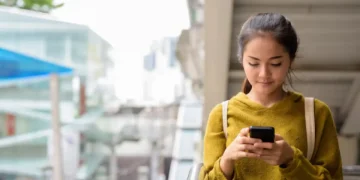 Orang yang Tidak Pernah Bagikan Kehidupan Pribadi Online Punya 7 Kualitas Hebat Ini, Menurut Psikologi