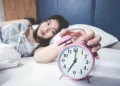 Orang yang Selalu Terbangun Saat Bunyi Alarm Ini 9 Karakteristiknya, Menurut Psikologi