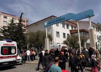 Siswa Kelas 8 Bawa 5 Senjata ke Sekolah, 9 Tewas, 13 Terluka