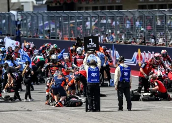 Start tertunda bikin deg-degan? MotoGP ubah aturan Jerez untuk keselamatan pembalap