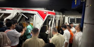 Pembaruan evakuasi korban tabrakan kereta di Bekasi: 3 orang masih terjepit