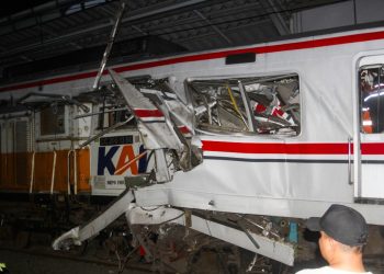 KRL Cikarang Macet, Perjalanan Hanya Sampai Bekasi