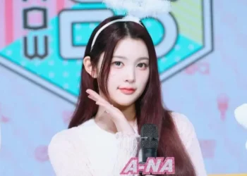 Kagetkan Penggemar! A-Na Mundur dari Posisi MC Music Core