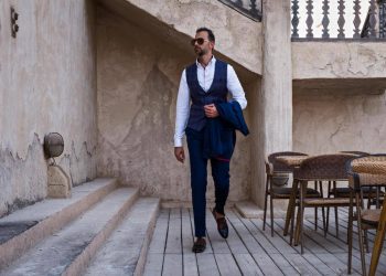 4 Warna Celana Pria yang Cocok Semua Acara!