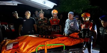 Mayat Tak Dikenal Terdampar di Pantai Savaya, Evakuasi Mencengangkan