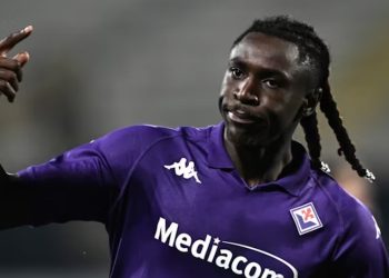 Moise Kean Pilih Bermain dengan Suntikan, Bomber Fiorentina Alami Cedera Tulang Kering