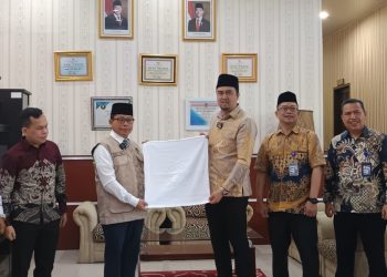 Perumda Tirtanadi Bagikan 5.974 Handuk Kepada Jamaah Haji, Dirut: Doakan Kami Tetap Jujur Layani Masyarakat
