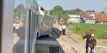 Perjalanan kereta api Jatim dibatalkan akibat kecelakaan KA Argo Bromo Anggrek