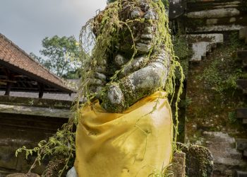 Pujawali Menggugah di Pura Bhujangga Waisnawa Bali, Bupati Ajak Jaga Budaya