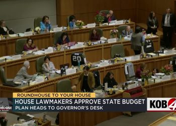 Lawmakers Convene on House Benefits