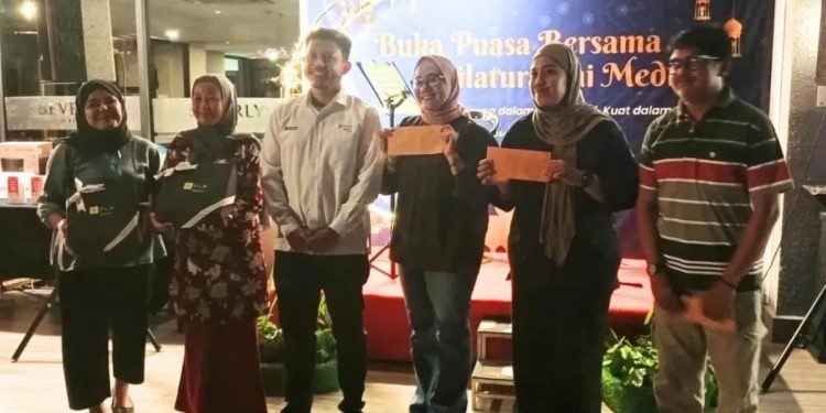 PT PLN Batam menggelar acara buka puasa bersama rekan media