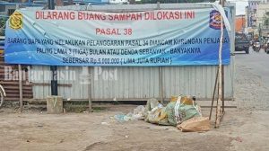 Spanduk-larangan-buang-sampah-di-eks-TPS-Kuripan-Banjarmasin-kalsel-Minggu-18122022.jpg Spanduk-larangan-buang-sampah-di-eks-TPS-Kuripan-Banjarmasin-kalsel-Minggu-18122022.jpg