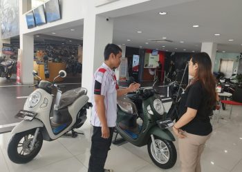 Astra Motor Aimas menghibur pelanggan dengan Zumba dan promo Honda Scoopy