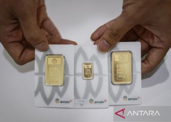 Harga emas Antam turun menjadi Rp2,818 juta per gram