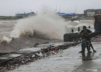 BMKG: Bahaya Gelombang Laut Mengancam Pelayaran NTT 3 Hari Mendatang