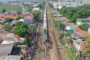kecelakaan-kereta-di-bekasi-10jp9-dom.jpg