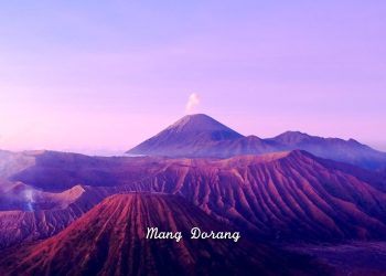 Mengenal Keindahan Gunung Bromo di Jawa Timur: Pemandangan Matahari Terbit dan Kawah Aktif yang Menakjubkan