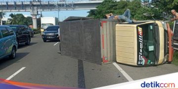 19 Orang Terluka Usai Truk Terguling di Sentani, Polisi Ungkap Penyebabnya