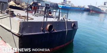 Setelah Serangan Rudal Iran, AS Hentikan Pengawalan Kapal di Selat Hormuz
