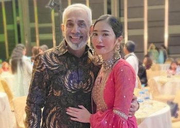 Ayah Bunga Zainal Meninggal Usai Kanker, Artis Berselisih dengan Ibu dan Kakak