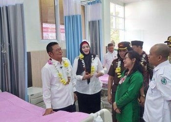 Gercep! Riza-Debby Langsung Cek Kesehatan RSUD Junjung Besaoh Usai Dapat Keluhan Warga di Medsos