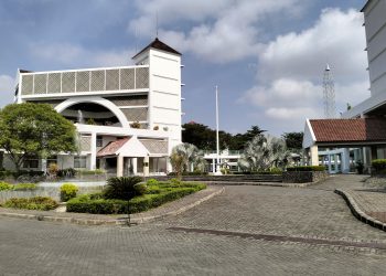 Paradoks Parkir: Kampus Perlu Berani Kendalikan Emisi dengan Sistem Mobilitas